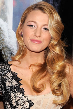 Blake Lively S Hair Is The New Rachel Signature9