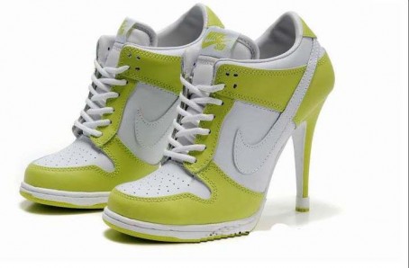 nike sneakers with collapsible heels