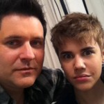 Justin Bieber Gets a Haircut, John Travolta Goes Bald at the Beach